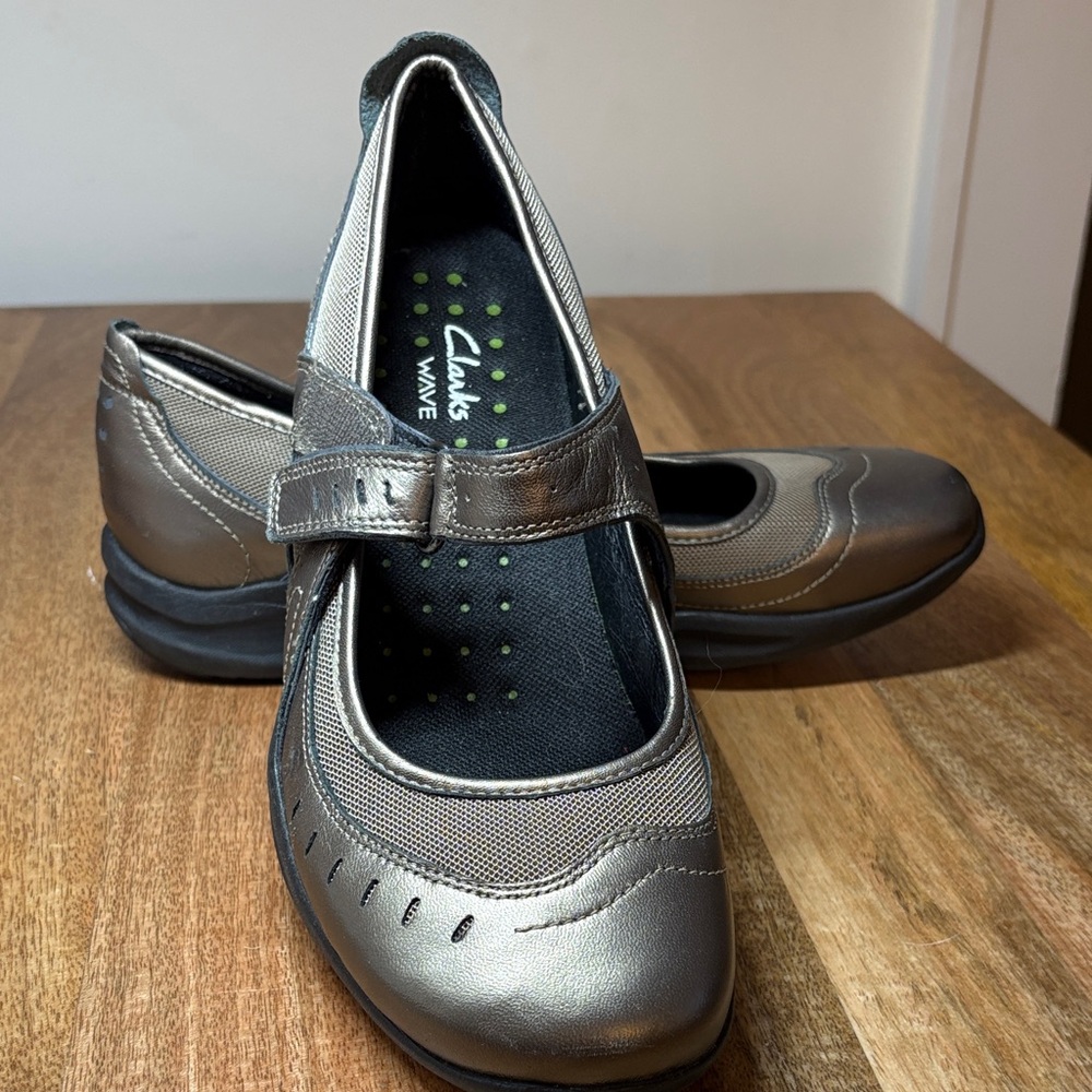 Clarks Bronze Velcro Strap Mary Jane Shoes Size 8